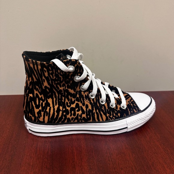 Converse Chuck Taylor All Star Sneakers Women 5.5 Leopard High Top A17948F NEW - Picture 3 of 11